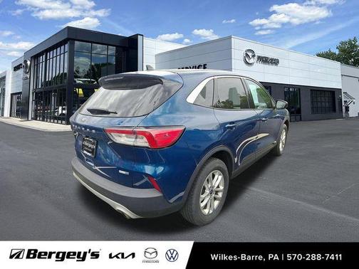 Green Metallic 2020 Ford Escape SE
