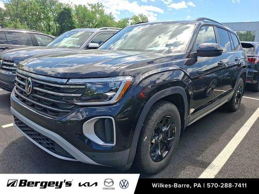 Black 2025 Volkswagen Atlas 2.0T Peak Edition