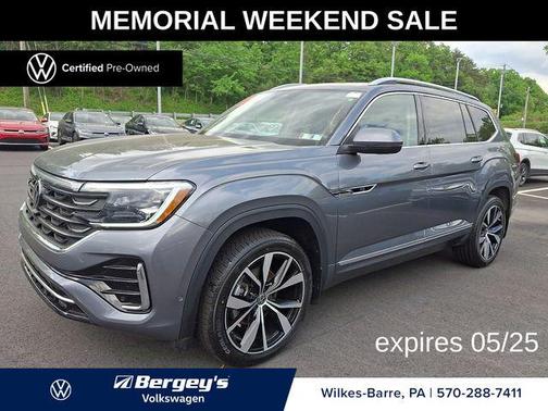 Platinum Gray Metallic 2024 Volkswagen Atlas 2.0T SEL Premium R-Line 4MOTION