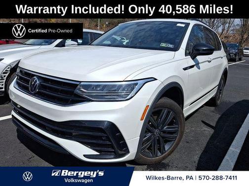 Oryx White Pearl 2022 Volkswagen Tiguan 2.0T SE R-Line Black 4MOTION
