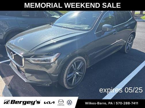 Gray Metallic 2018 Volvo XC60 T5 Momentum