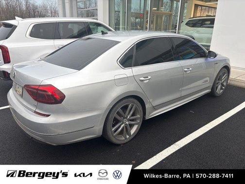 2017 Volkswagen Passat 1.8T R-Line w/Comfort