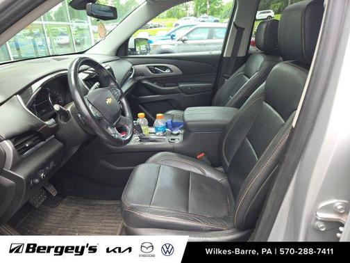 Silver Ice Metallic 2019 Chevrolet Traverse LT Leather