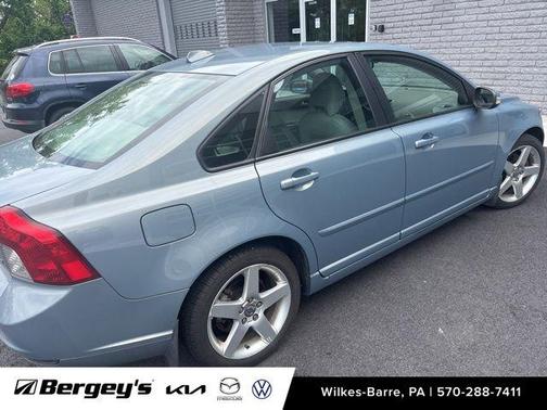 Barents Blue Metallic 2008 Volvo S40 2.4i