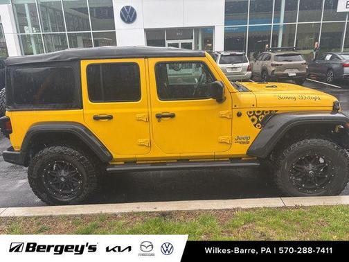 Baja Yellow Clearcoat 2019 Jeep Wrangler Unlimited Sport