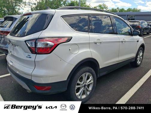 White Platinum Clearcoat Metallic 2018 Ford Escape SE