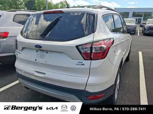 White Platinum Clearcoat Metallic 2018 Ford Escape SE