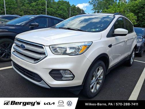 White Platinum Clearcoat Metallic 2018 Ford Escape SE