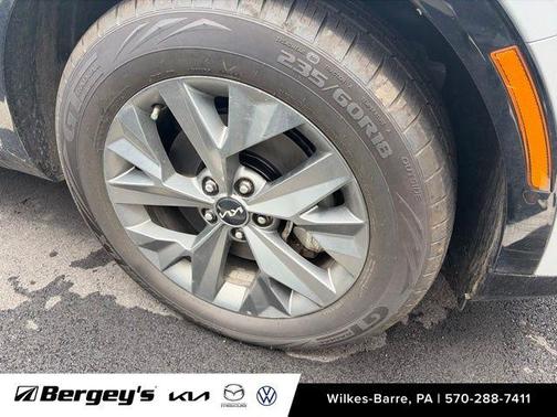 Wolf Gray 2023 Kia Sportage SX