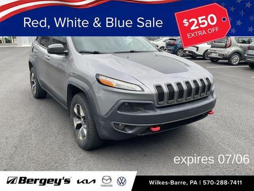 Billet Silver Metallic Clearcoat 2017 Jeep Cherokee Trailhawk