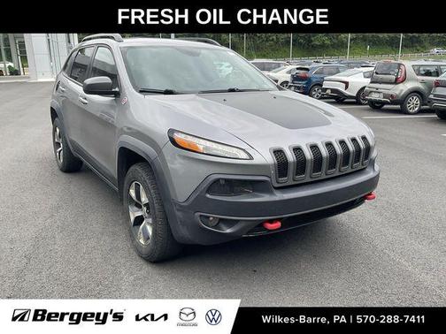 Billet Silver Metallic Clearcoat 2017 Jeep Cherokee Trailhawk