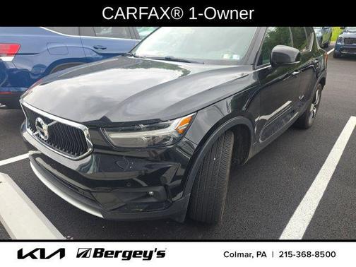Black / Stone 2021 Volvo XC40 T5 Momentum