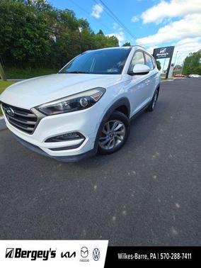 Winter White 2016 Hyundai TUCSON SE
