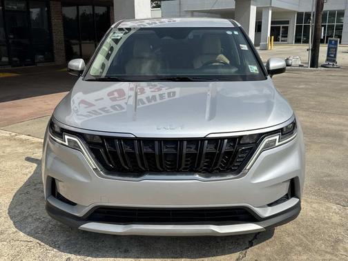 2023 Kia Carnival LX