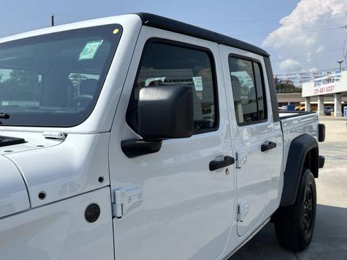 2025 Jeep Gladiator Sport