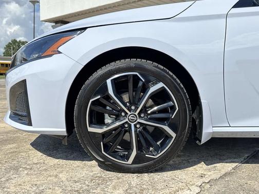 2025 Nissan Altima SR AWD