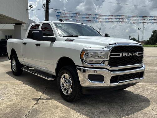 2024 RAM 2500 Tradesman Crew Cab 4x4 6'4' Box