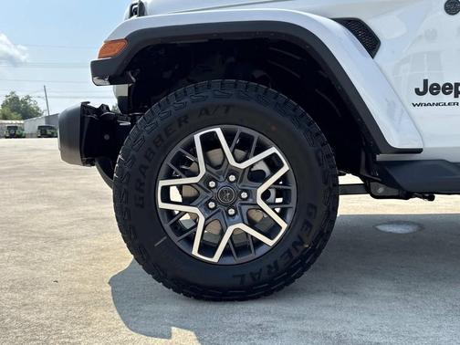 2025 Jeep Wrangler 4-Door Sahara 4x4