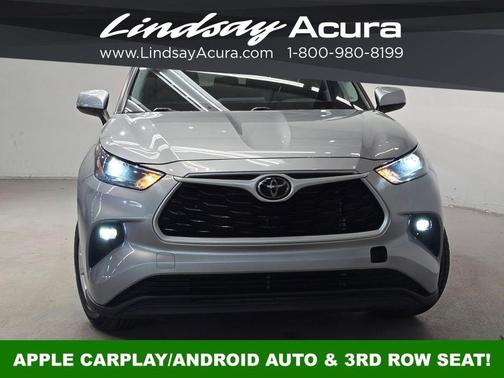 Celestial Silver Metallic 2024 Toyota Highlander LE I4
