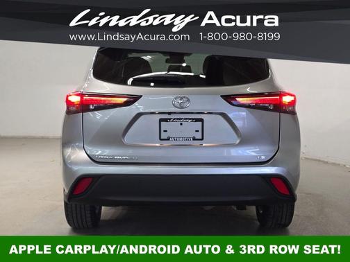Celestial Silver Metallic 2024 Toyota Highlander LE I4