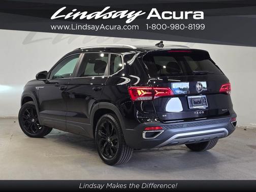Deep Black Pearl 2022 Volkswagen Taos 1.5T SE