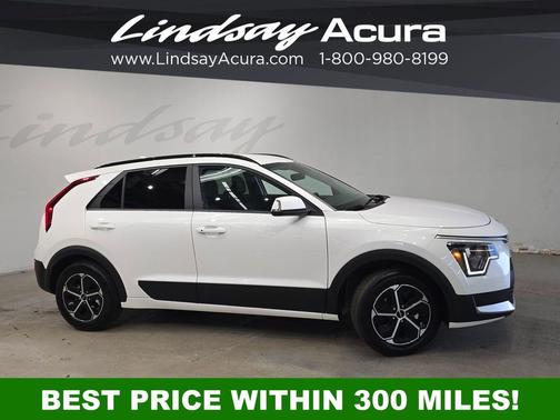 Snow White Pearl 2025 Kia Niro EX