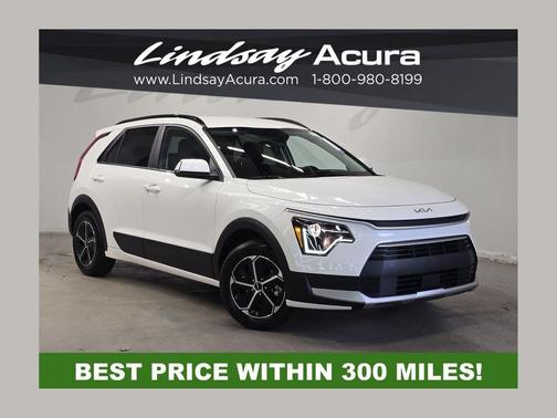 Snow White Pearl 2025 Kia Niro EX