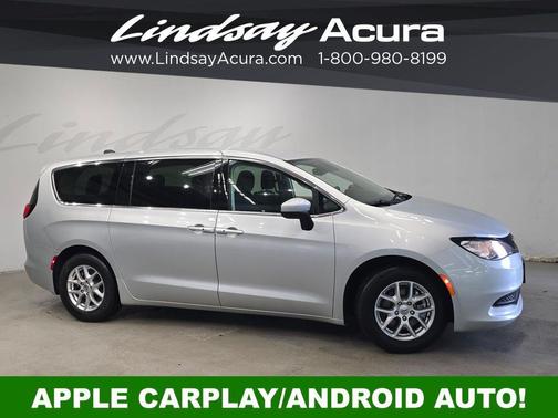 Silver Mist Clearcoat 2023 Chrysler Voyager LX