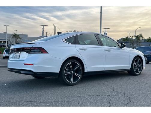 2025 Honda Accord Hybrid 