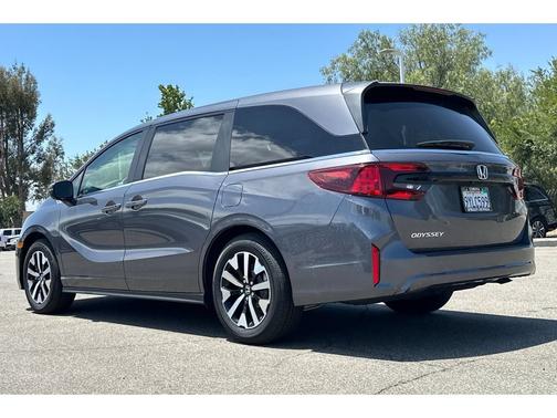Modern Steel Metallic 2026 Honda Odyssey