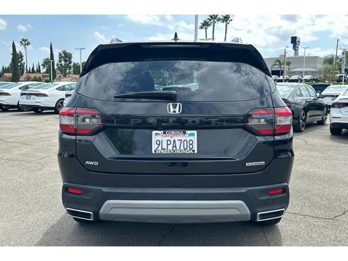 Crystal Black Pearl 2024 Honda Pilot Touring