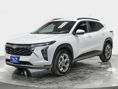 Summit White 2024 Chevrolet Trax LT