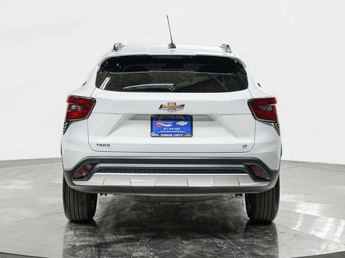 Summit White 2024 Chevrolet Trax LT