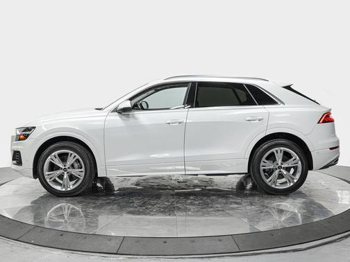 2022 Audi Q8 55 Premium Plus