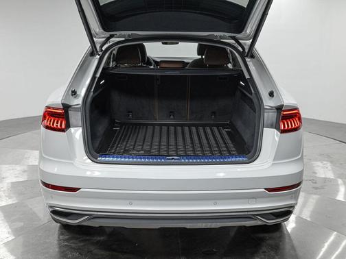 2022 Audi Q8 55 Premium Plus