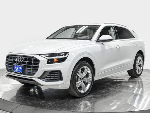 2022 Audi Q8 55 Premium Plus
