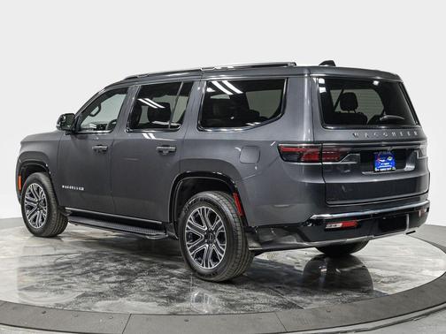 Baltic Gray Metallic Clearcoat 2025 Jeep Wagoneer Carbide 4x4
