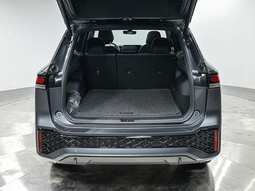 2025 Volkswagen Tiguan 2.0T SE R-Line Black 4MOTION