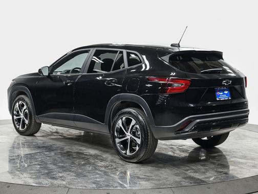 Mosaic Black Metallic 2024 Chevrolet Trax FWD 1RS