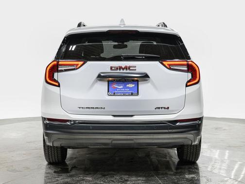 Summit White 2022 GMC Terrain AWD AT4