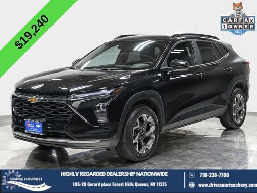 Mosaic Black Metallic 2024 Chevrolet Trax LT