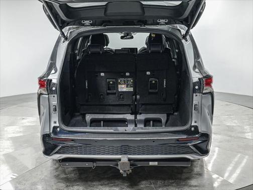 2023 Toyota Sienna XSE 7 Passenger