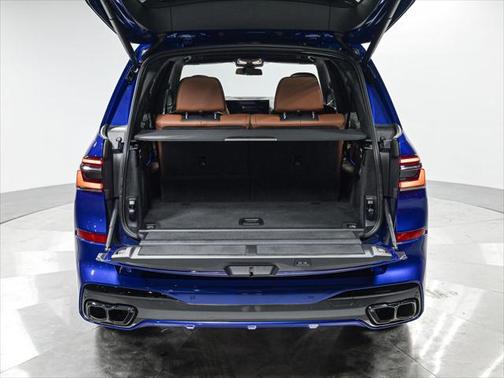 2023 BMW X7 M60i