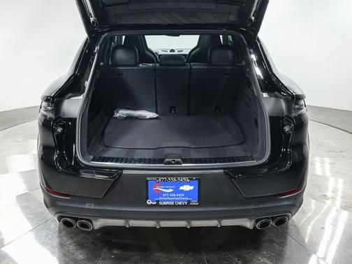 Black 2024 Porsche Cayenne Cayenne