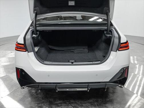 2024 BMW i5 M60