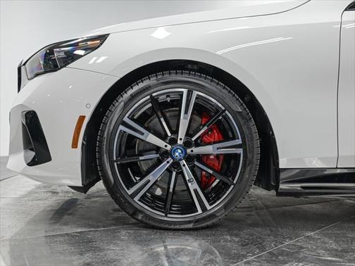 2024 BMW i5 M60