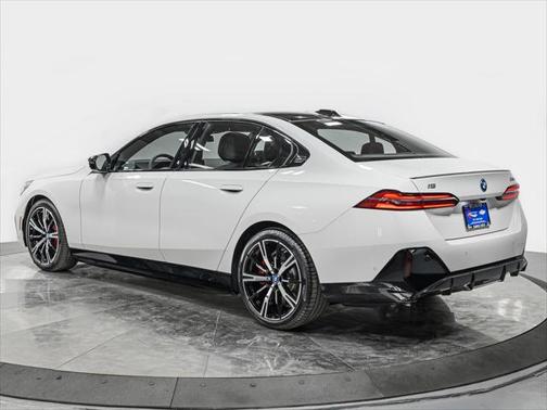 2024 BMW i5 M60
