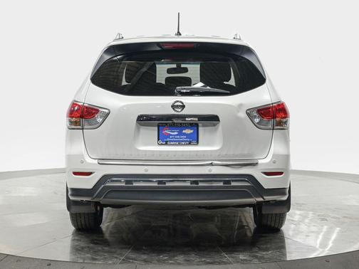 Pearl White 2015 Nissan Pathfinder SV