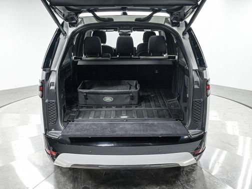 2023 Land Rover Discovery P300 S R-Dynamic