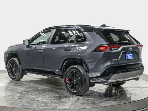 2024 Toyota RAV4 Hybrid SE